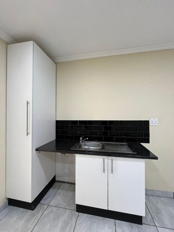 To Let 1 Bedroom Property for Rent in Kingswood Eastern Cape